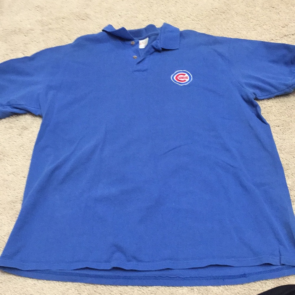 Men’s Chicago Cubs shirt